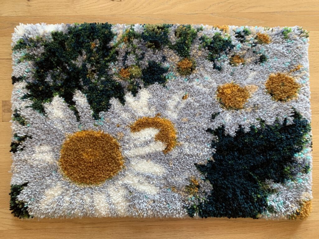 shady daisies latch hook rug pattern – freese-works